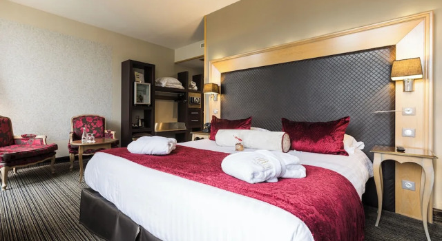 Номер Prestige Plaza Madeleine & Spa
