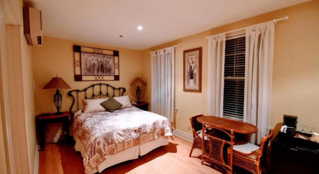 Полулюкс Burleigh Falls Inn