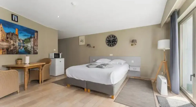 Номер Economy Inn Bruges