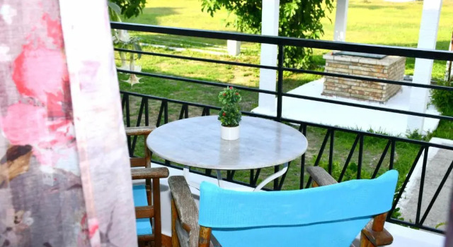 Четырёхместный номер Standard с видом на море Utopia Kavos Hotel