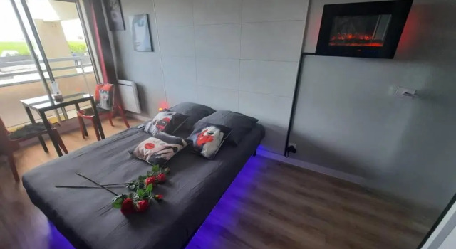 Grand Studio BISCARROSSE PLAGE Une nuit A 2 avec Sauna Luxe, Balnéo, Océan rien que pour vous, Забронировать Апартаменты/квартира Апартаменты Бискарросс, рядом с Пляж г. Бискаррос, Апартаменты/квартира
