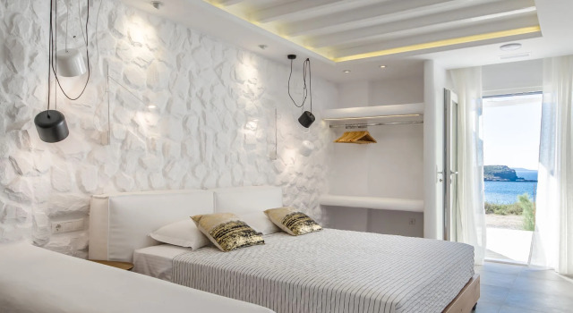 Cyano Suites