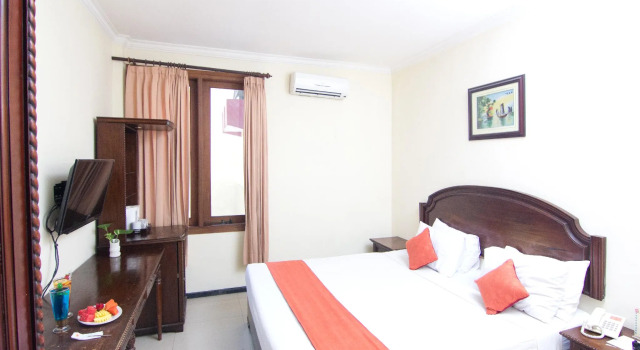 Tuwuh Hotel at Kayutangan