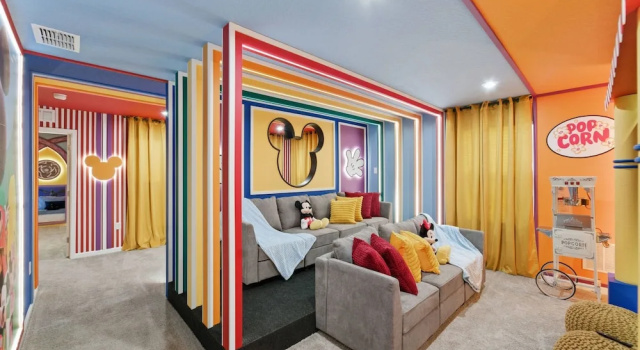 Luxury 7BR at Solara w Pool Cinema Game Room, Забронировать Дом для отпуска Виллы штата Флориды, Вилла