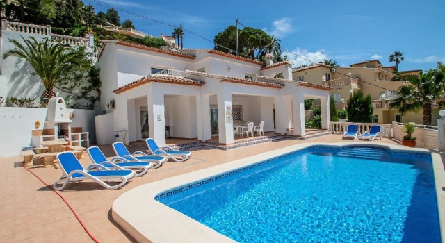 Suerte - sea view villa with private pool in Moraira