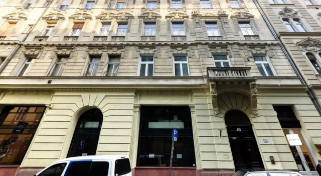 Апартаменты View to the Roofs Luxury Apartment with 2 Bedrooms