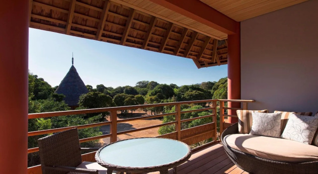 Двухместный номер Standard с балконом и с видом на сад Sheraton New Caledonia Deva Spa & Golf Resort
