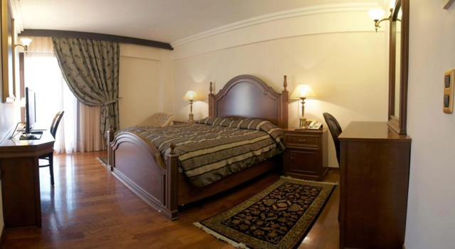 Aeton Melathron Hotel, Prenota Hotel Tríkala Tessaglia