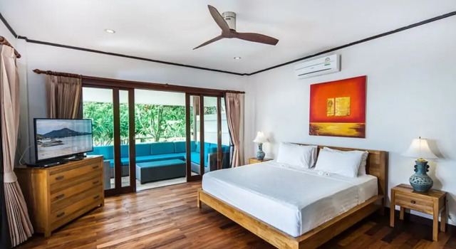 4 Bedroom Pool Villa Near Samrong Beach, Забронировать Вилла Отели Южного Таиланда с парковкой, Парковка