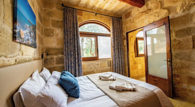 Вилла с балконом Villa Soldanis Sleeps 12 with Pool
