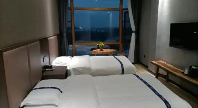 Люкс LinHuHotel