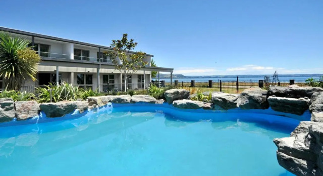 Двухместный номер Deluxe Wai Ora Lakeside Spa Resort