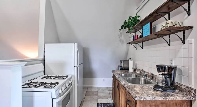 Апартаменты Lake Allatoona Area Studio w/ Pool and Views!