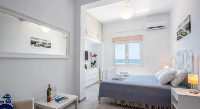 Amazing Seafront Suite, Забронировать Отель Отели East Crete с парковкой, Парковка