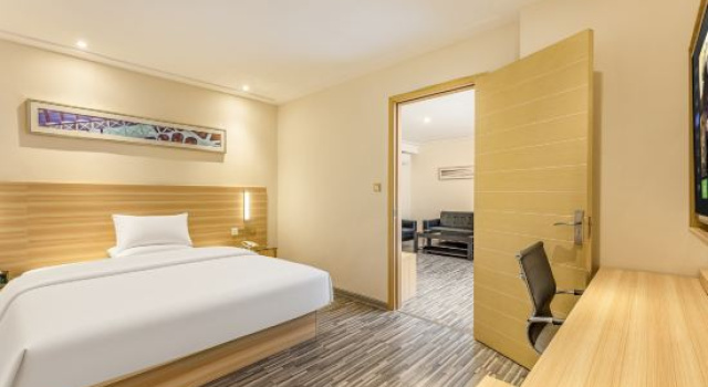 Люкс Deluxe City Comfort Inn Guangzhou Jiahewanggang Metro Station