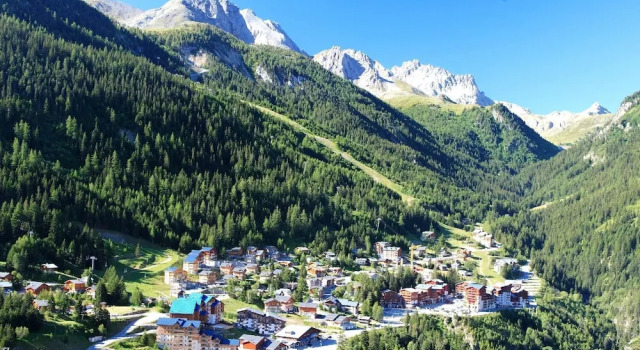 Comfortable Apartment With a View and Wi-fi in Valfréjus, Забронировать Апартаменты/квартира Вальфрежюс Maurienne Valley, рядом с Горнолыжный курорт Вальфрэжюс