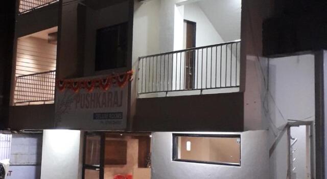 Hotel Pushkaraj, Забронировать Отель Махабалешвар штат Махараштра, рядом с Озеро Венна
