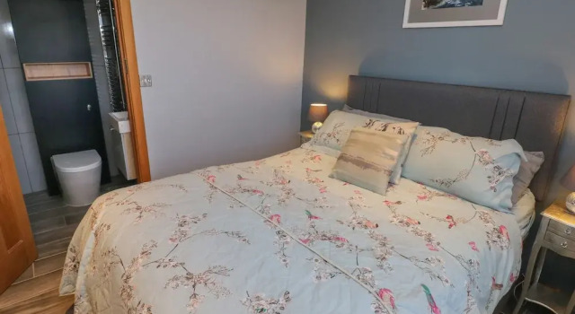Dolwern, Prenota Casa vacanze Dinas Cross 