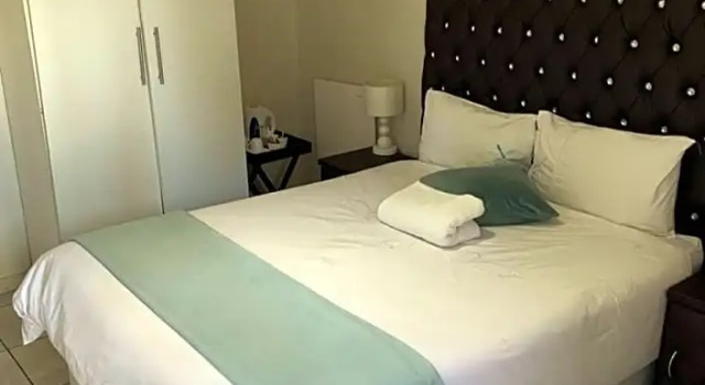 Sleep Easy Guest House, Забронировать Гостевой дом Ньюкасл Квазулу-Наталь, рядом с Newcastle Golf Club