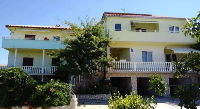 Апартаменты с 3 комнатами с балконом Apartments Miocic