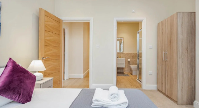 Апартаменты Standard Luxury 2 Bedroom Apartments with Parking