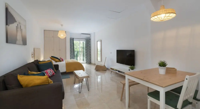 Minerva Suites by Kaarina, Забронировать Апарт-отель Отели Арройо-де-ла-Мьель с бассейном, Бассейн