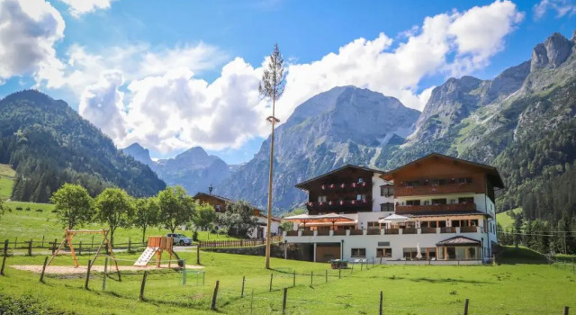 Номер Standard Berghotel Lämmerhof