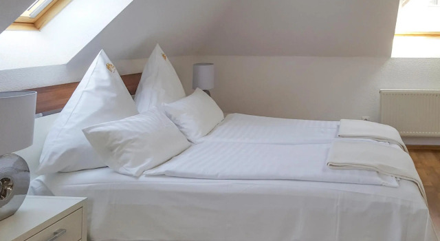Large, comfortable holiday villa, private garden, Забронировать Дом для отпуска Коттеджи Kolobrzeg Region, Коттедж