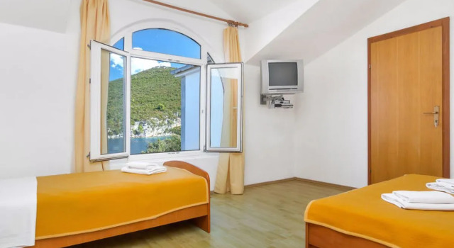Apartment Rubin Hvar/Pokrivenik 27941, Забронировать Апартаменты/квартира Отели Покривеника с парковкой, Парковка