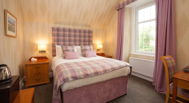 Old Manor Hotel, Book Hotel Leven Fife