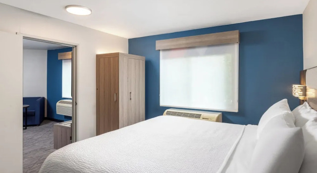 Люкс с 2 комнатами Holiday Inn Express Portland South - Lake Oswego by IHG
