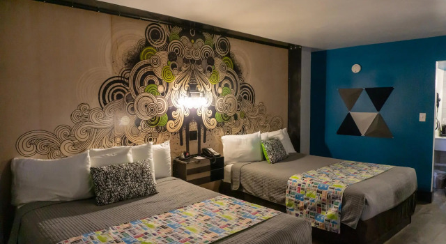 Четырёхместный номер Standard Downtown Phoenix Hotel