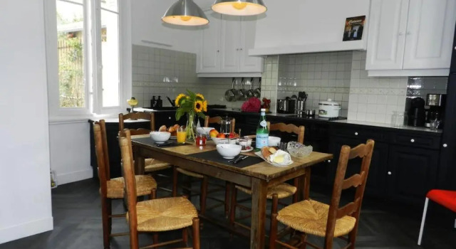 Chez Paulette, Book Hotel Pont-Audemer 
