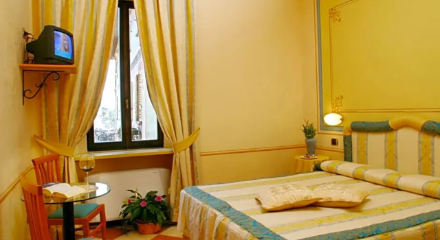 Hotel Leon D'Oro, Boek Hotel Orta San Giulio Lake Orta