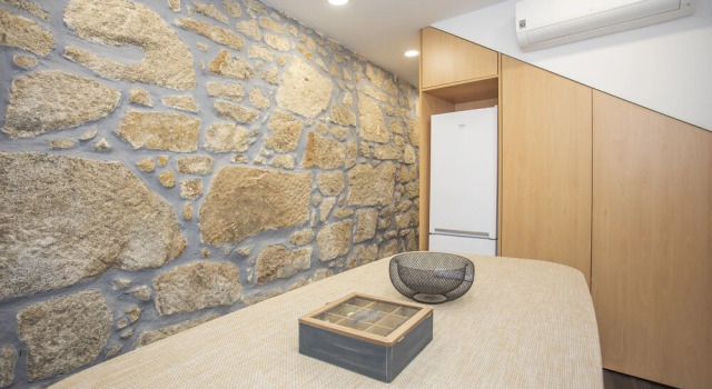 Liiiving in Porto-Downtown Spacious Home, Забронировать Отель Cedofeita / Santo Ildefonso / Se / Miragaia / Sao Nicolau e Vitoria Порту, рядом с Театр Coliseu do Porto