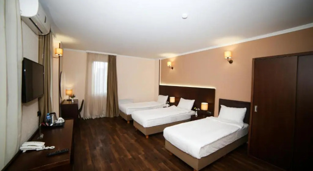 Трёхместный номер Standard с видом на город Отель Corner Inn