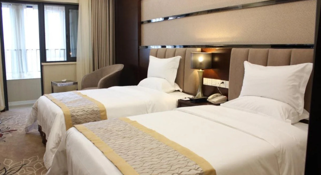Heaton Hotel, Забронировать Отель Отели Лунцюанььи 4 звезды, 4*