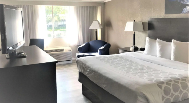 Двухместный номер Standard SureStay Plus Hotel by Best Western Lehigh Valley