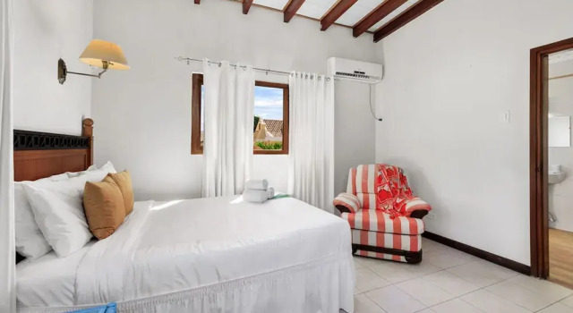Spacious 4BR Villa Private Pool Cozy Location