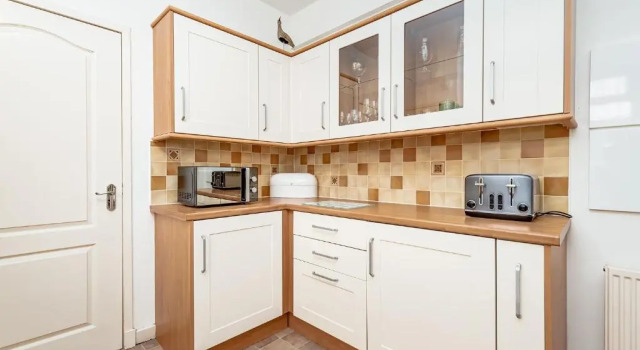 Balmoral Residence 30 mins from Edinburgh and Glasgow, Забронировать Отель Отели Центральной Шотландии с парковкой, Парковка