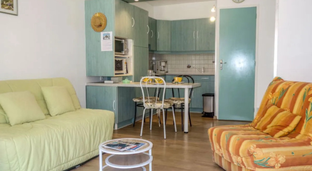 Apartment Le Lido Saint Cyr sur mer Les Lecques 39087, Boek Appartement Hotels in Les Lecques met parkeren, Parkeren
