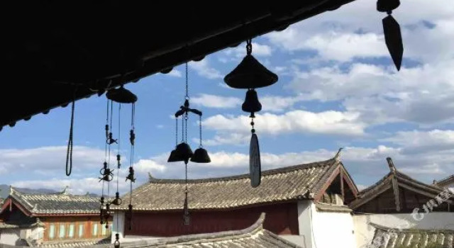 Lijiang Luohuaju B&B (Lijiang Ancient City Wuyi Street Branch), Забронировать Отель «постель и завтрак» Лицзян Юньнань, рядом с Улица Сквер-стрит Древнего города Даянь