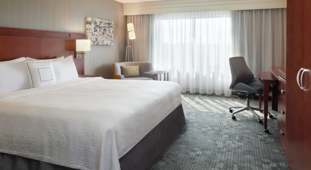 Двухместный номер Standard Courtyard by Marriott Kingston Highway 401