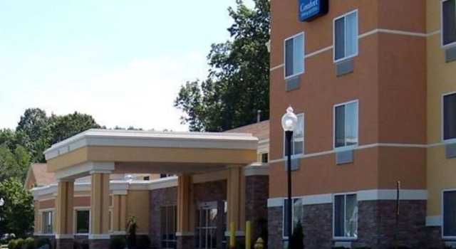 Четырёхместный номер Standard Comfort Inn & Suites Saratoga Springs