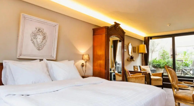 Полулюкс Hotel Diamonds and Pearls