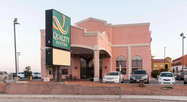 Quality Suites Albuquerque Airport, Varaa Hotelli Albuquerque New Mexico