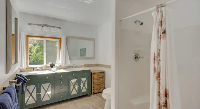 Magnificent Ouray Home w/ Deck & Mountain Views!, Забронировать Отель Отели Telluride Ski 3 звезды, 3*