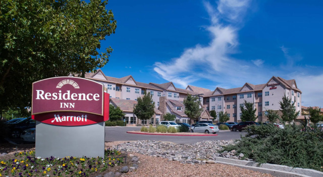 Кровать в общем номере Residence Inn by Marriott Albuquerque Airport