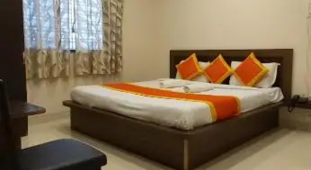 Двухместный номер Standard Hotel Radhika Inn