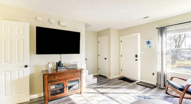 Bowling Green Townhome: 4 Mi to Lost River Cave!, Rezerwuj Apartament Bowling Green 
